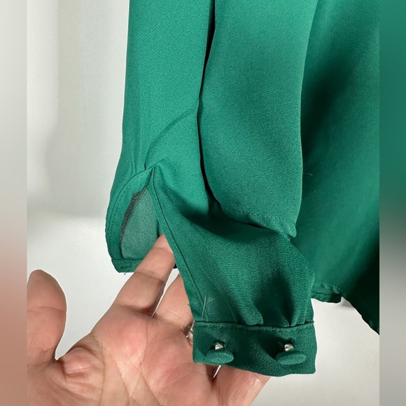 Torrid Women’s Size 0 (Large) Georgette Pintuck Blouse - Picture 5 of 9